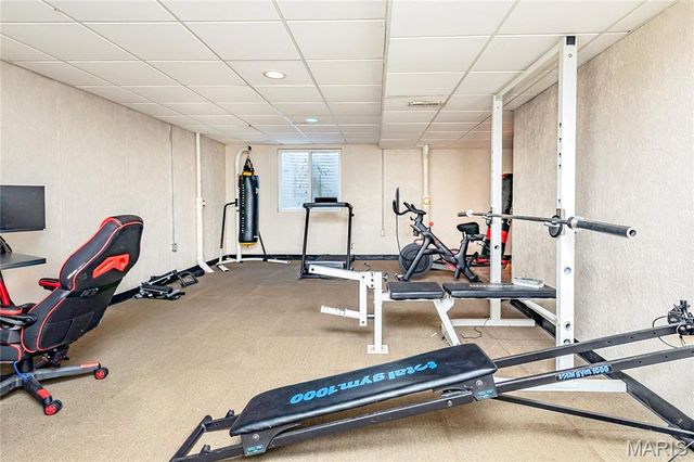 3851 Riverside Pointe Drive, Hazelwood, MO 63034