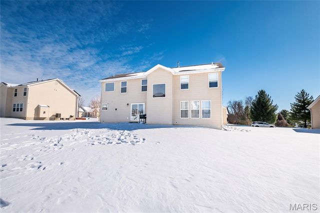 3851 Riverside Pointe Drive, Hazelwood, MO 63034