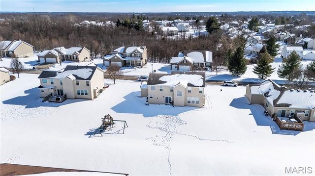 3851 Riverside Pointe Drive, Hazelwood, MO 63034