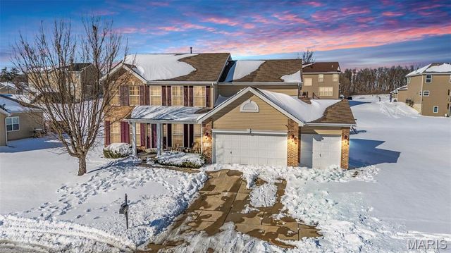3851 Riverside Pointe Drive, Hazelwood, MO 63034