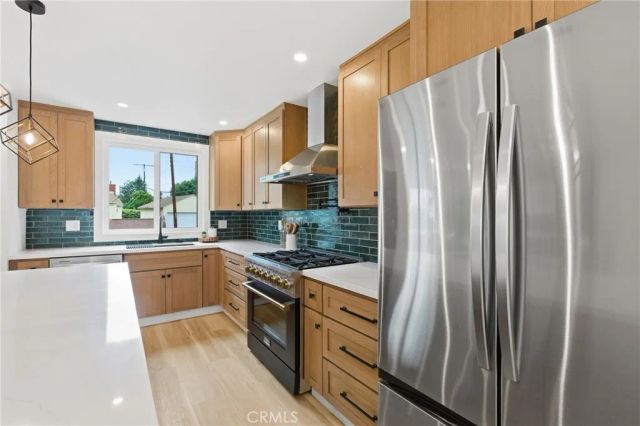 3330 Delaware Avenue, Santa Monica, CA 90404