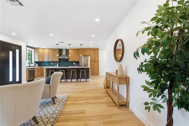 3330 Delaware Avenue, Santa Monica, CA 90404