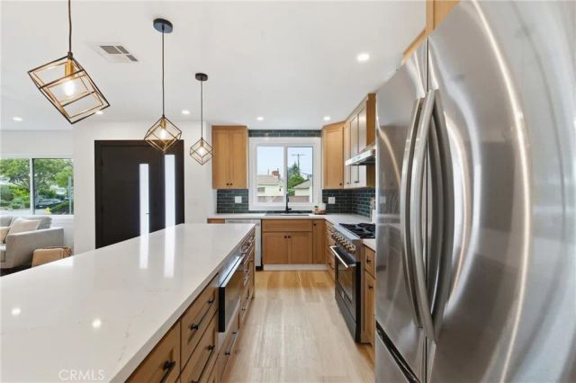 3330 Delaware Avenue, Santa Monica, CA 90404