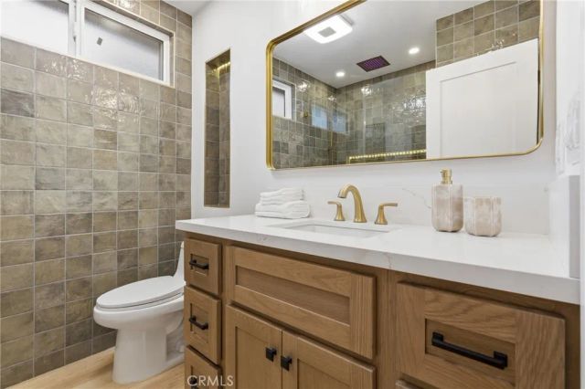 3330 Delaware Avenue, Santa Monica, CA 90404