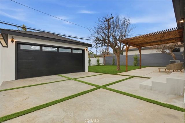 3330 Delaware Avenue, Santa Monica, CA 90404