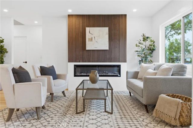 3330 Delaware Avenue, Santa Monica, CA 90404