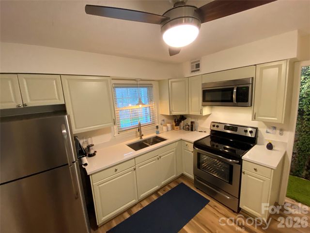 101 Boyd Drive 2C, Flat Rock, NC 28731