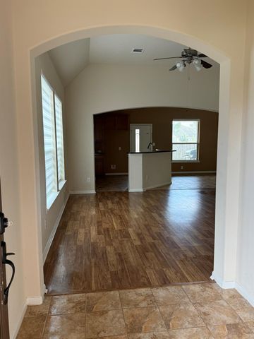 1818 Sonoma Breeze Drive, Houston, TX 77049