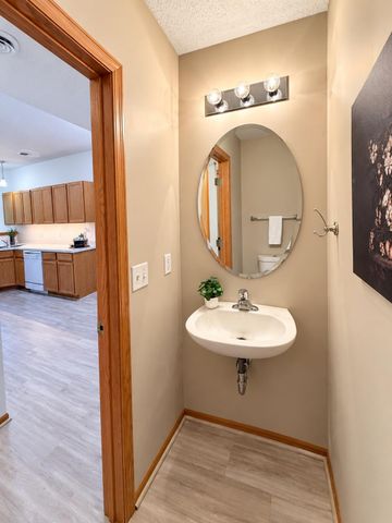 11193 204th Street W 201, Lakeville, MN 55044