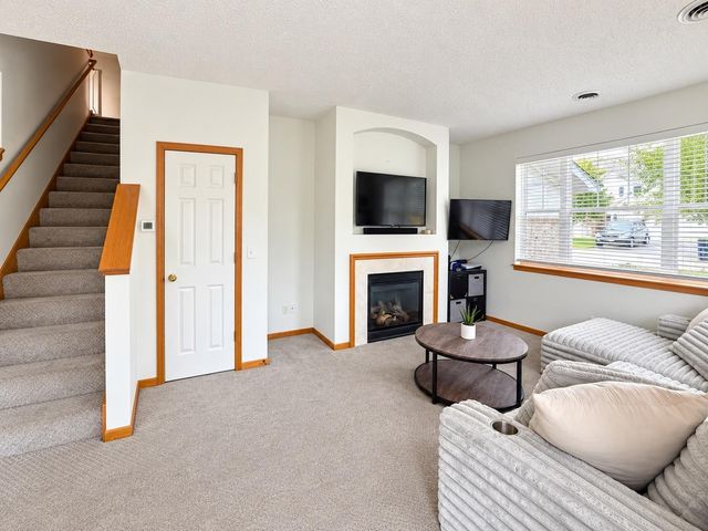 11193 204th Street W 201, Lakeville, MN 55044