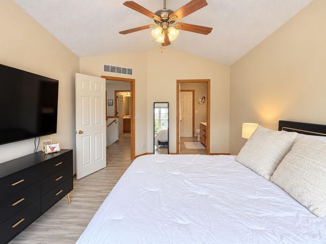 11193 204th Street W 201, Lakeville, MN 55044
