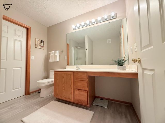 11193 204th Street W 201, Lakeville, MN 55044