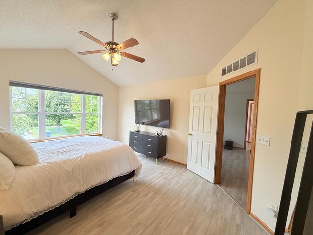11193 204th Street W 201, Lakeville, MN 55044