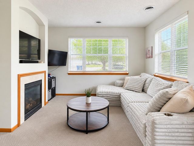 11193 204th Street W 201, Lakeville, MN 55044
