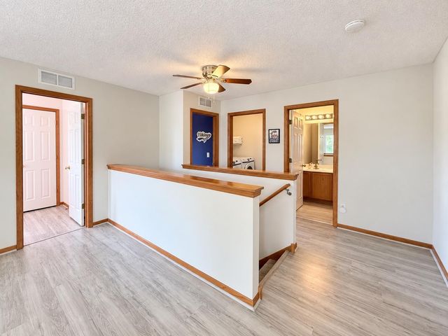 11193 204th Street W 201, Lakeville, MN 55044