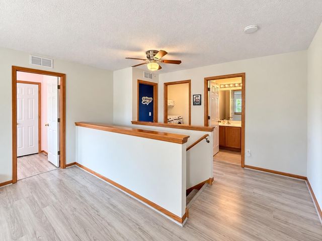 11193 204th Street W 201, Lakeville, MN 55044