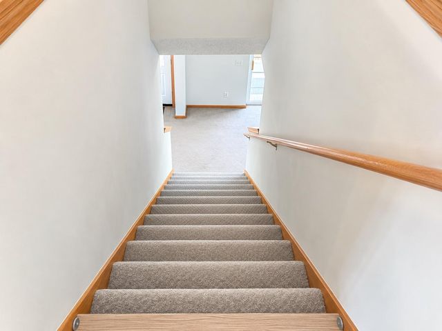 11193 204th Street W 201, Lakeville, MN 55044