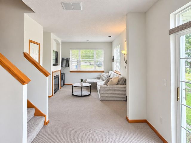 11193 204th Street W 201, Lakeville, MN 55044