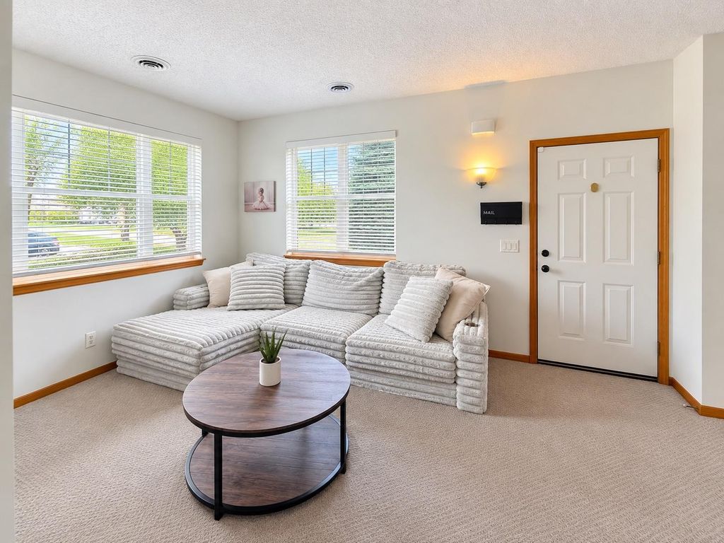 11193 204th Street W 201, Lakeville, MN 55044 — photo 4