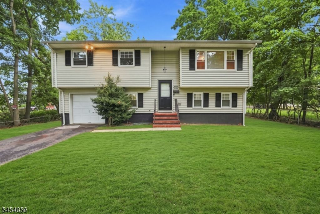 1315 Irving St, South Plainfield Boro, NJ 07080 — exterior