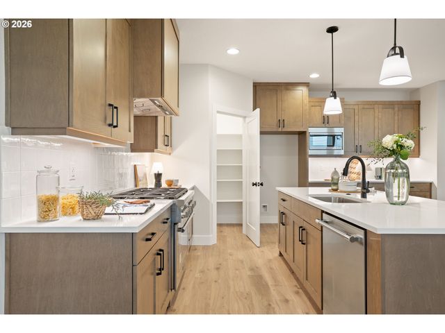 2885 Nw 114TH Ter, Portland, OR 97229