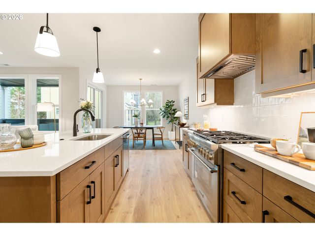 2885 Nw 114TH Ter, Portland, OR 97229