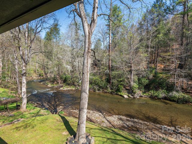228 White Oak Road, Waynesville, NC 28785