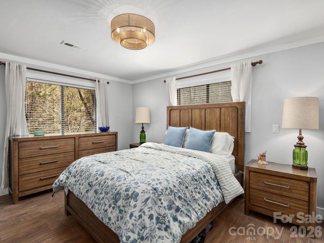 228 White Oak Road, Waynesville, NC 28785
