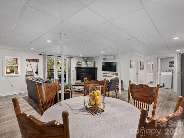 228 White Oak Road, Waynesville, NC 28785
