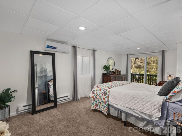 228 White Oak Road, Waynesville, NC 28785