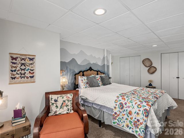 228 White Oak Road, Waynesville, NC 28785