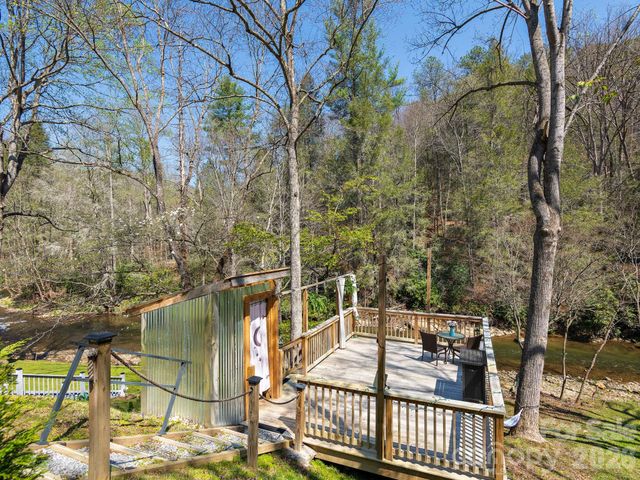 228 White Oak Road, Waynesville, NC 28785