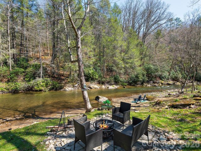 228 White Oak Road, Waynesville, NC 28785