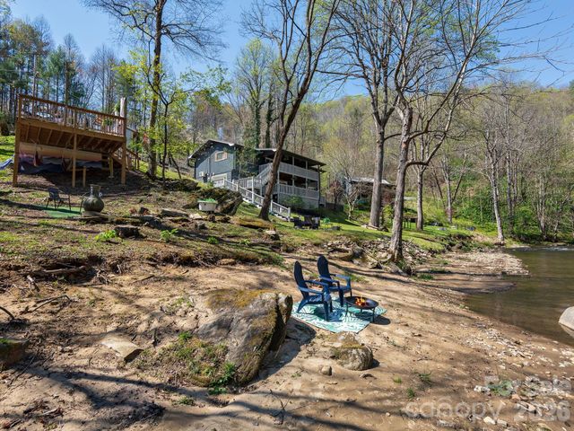 228 White Oak Road, Waynesville, NC 28785