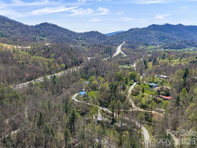 228 White Oak Road, Waynesville, NC 28785