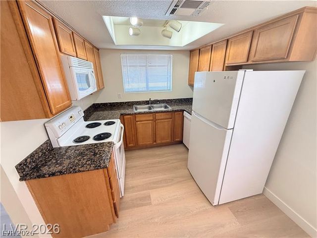 7200 Pirates Cove 2033, Las Vegas, NV 89145