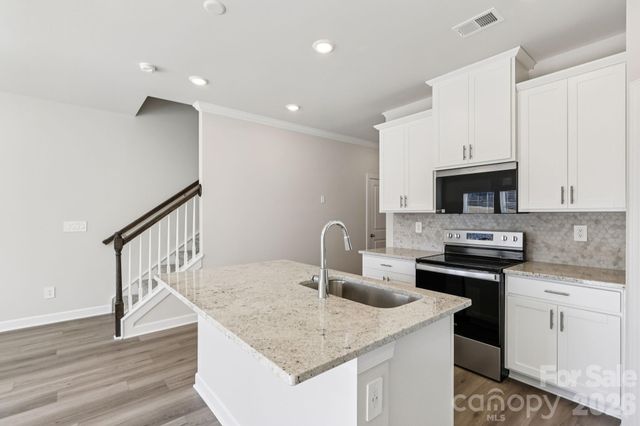 9012 Foggy Brook Loop, Charlotte, NC 28216