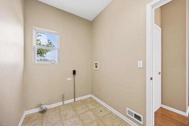 6 CATALPA Court, Bolingbrook, IL 60490