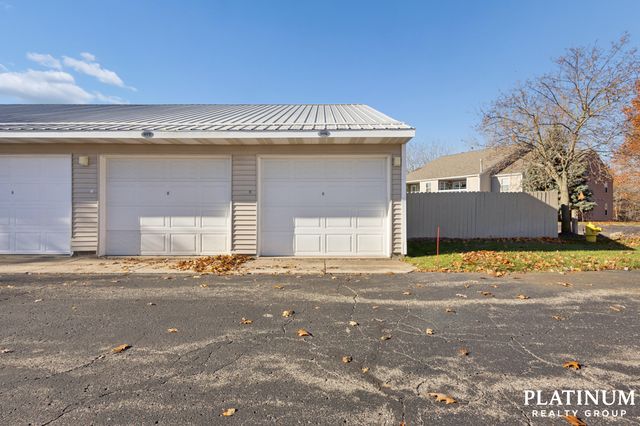 3075 Poplar Creek Drive SE 303, Grand Rapids, MI 49512