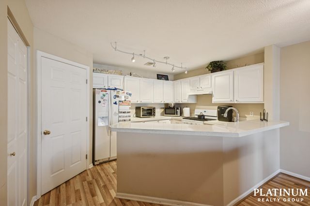 3075 Poplar Creek Drive SE 303, Grand Rapids, MI 49512