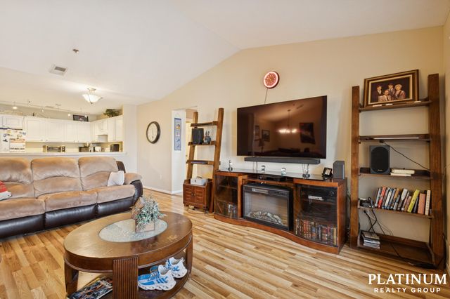 3075 Poplar Creek Drive SE 303, Grand Rapids, MI 49512