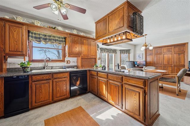 2305 E Main Street, Shawnee, OK 74801