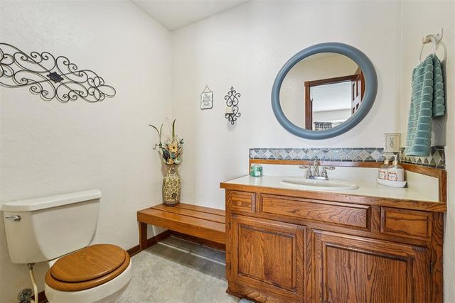 2305 E Main Street, Shawnee, OK 74801