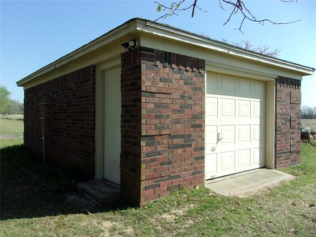 2305 E Main Street, Shawnee, OK 74801