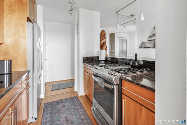 2625 Park Avenue PHD, Bridgeport, CT 06604