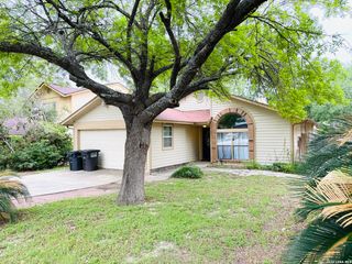 647 CYPRESSGREEN DR, San Antonio, TX 78245