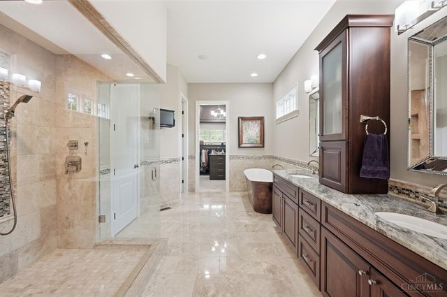 10260 Pendery Drive, Montgomery, OH 45242
