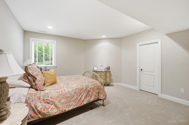 10260 Pendery Drive, Montgomery, OH 45242