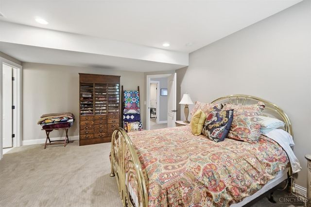 10260 Pendery Drive, Montgomery, OH 45242