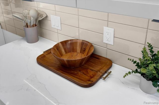 3416 Cochrane St 4, Detroit, MI 48208